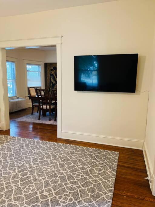 4 Bedroom Dc'S Best Location With Parking, Walk To Clarendon Metro, Shopping And Nightlife! Arlington Dış mekan fotoğraf