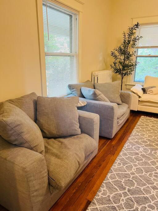 4 Bedroom Dc'S Best Location With Parking, Walk To Clarendon Metro, Shopping And Nightlife! Arlington Dış mekan fotoğraf